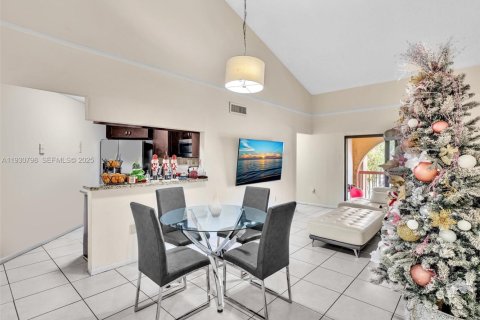 Снять в аренду кондоминиум в Майами, Флорида 2 спальни, 92.9м2, № 1989508 - фото 10