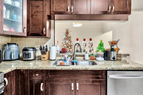 Снять в аренду кондоминиум в Майами, Флорида 2 спальни, 92.9м2, № 1989508 - фото 19