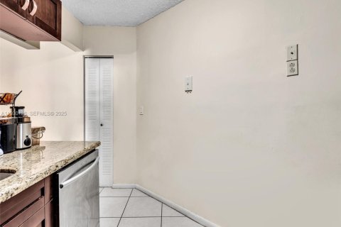 Снять в аренду кондоминиум в Майами, Флорида 2 спальни, 92.9м2, № 1989508 - фото 18