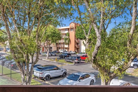 Снять в аренду кондоминиум в Майами, Флорида 2 спальни, 92.9м2, № 1989508 - фото 25