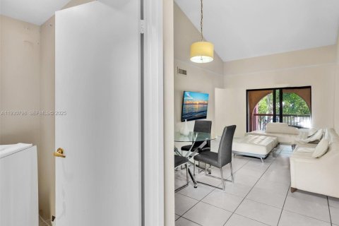 Снять в аренду кондоминиум в Майами, Флорида 2 спальни, 92.9м2, № 1989508 - фото 4