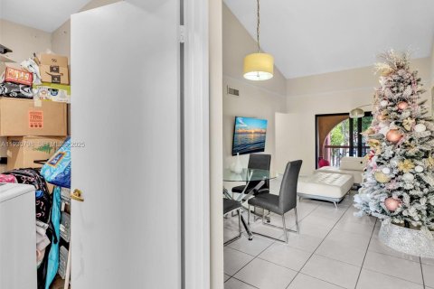 Снять в аренду кондоминиум в Майами, Флорида 2 спальни, 92.9м2, № 1989508 - фото 5