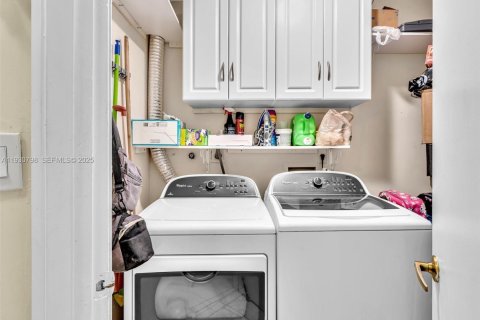 Снять в аренду кондоминиум в Майами, Флорида 2 спальни, 92.9м2, № 1989508 - фото 9