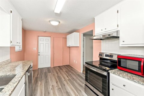 Villa ou maison à vendre à Port Richey, Floride: 3 chambres, 131.55 m2 № 2408579 - photo 8