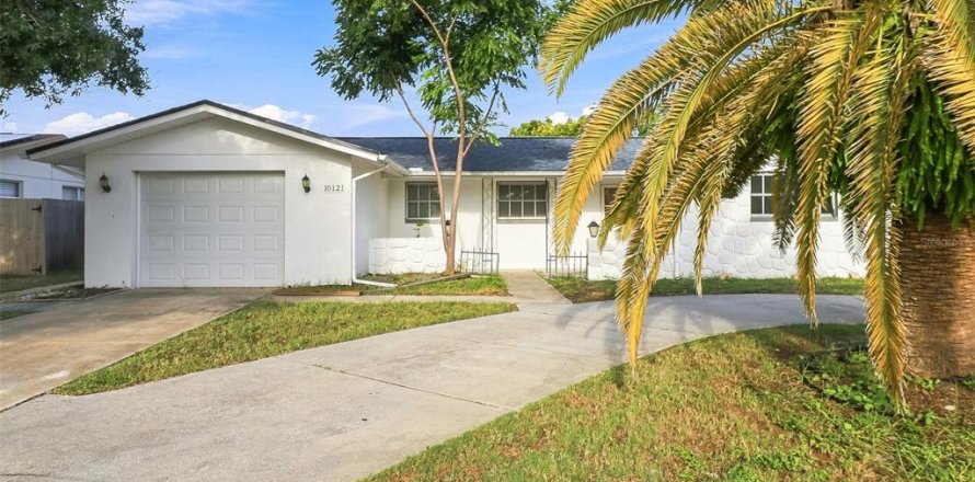 Villa ou maison à Port Richey, Floride 3 chambres, 131.55 m2 № 2408579