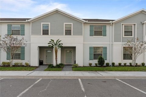 Townhouse in Kissimmee, Florida 5 bedrooms, 210.24 sq.m. № 1334377 - photo 1