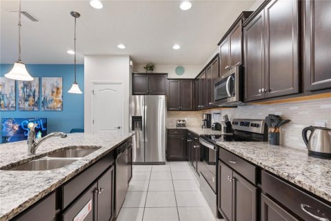 Townhouse in Kissimmee, Florida 5 bedrooms, 210.24 sq.m. № 1334377 - photo 7