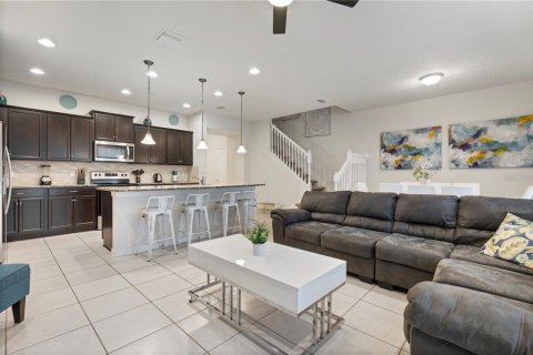 Townhouse in Kissimmee, Florida 5 bedrooms, 210.24 sq.m. № 1334377 - photo 11