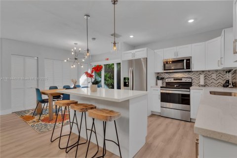 Casa en alquiler en Fort Lauderdale, Florida, 3 dormitorios, 138.8 m2 № 2012330 - foto 5