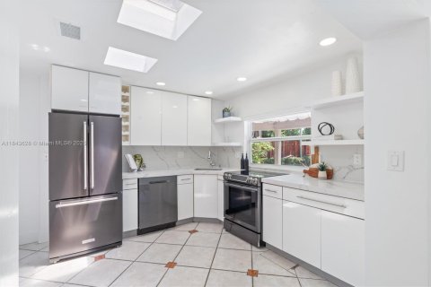 House in Fort Lauderdale, Florida 2 bedrooms, 114.27 sq.m. № 1874750 - photo 11