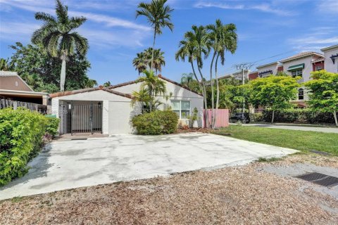 House in Fort Lauderdale, Florida 2 bedrooms, 114.27 sq.m. № 1874750 - photo 2