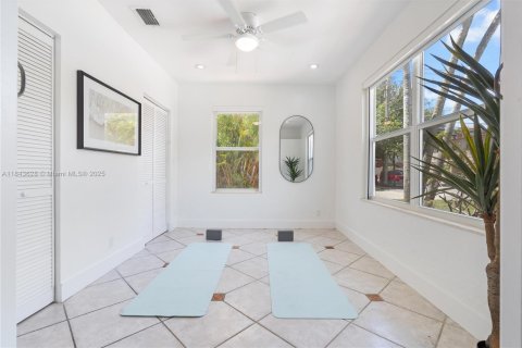 House in Fort Lauderdale, Florida 2 bedrooms, 114.27 sq.m. № 1874750 - photo 20