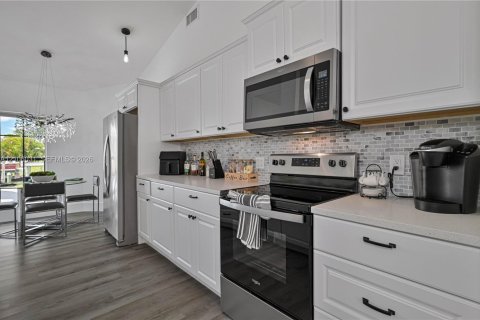 Villa ou maison à vendre à Cape Coral, Floride: 3 chambres № 2414309 - photo 21