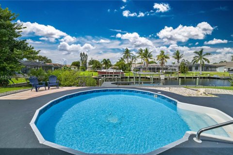 Villa ou maison à vendre à Cape Coral, Floride: 3 chambres № 2414309 - photo 8