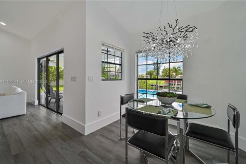 Villa ou maison à vendre à Cape Coral, Floride: 3 chambres № 2414309 - photo 23