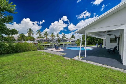 Villa ou maison à vendre à Cape Coral, Floride: 3 chambres № 2414309 - photo 7
