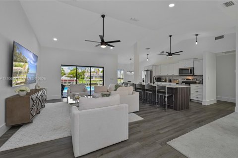 Villa ou maison à vendre à Cape Coral, Floride: 3 chambres № 2414309 - photo 14