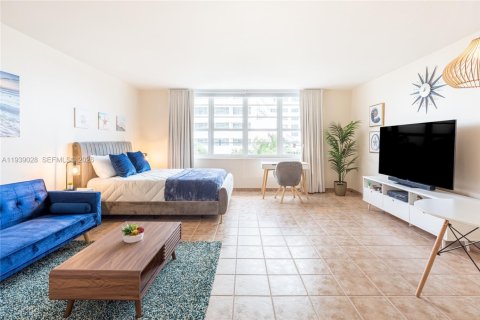 Copropriété à louer à Miami Beach, Floride: 52.49 m2 № 1999494 - photo 5