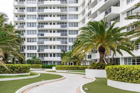 Copropriété à louer à Miami Beach, Floride: 52.49 m2 № 1999494 - photo 26