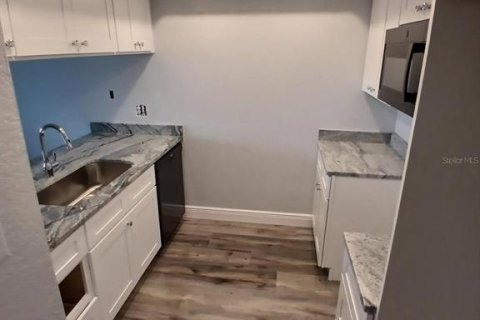 Condo in Clearwater, Florida, 1 bedroom  № 1810295 - photo 5