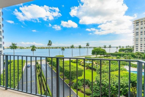 Copropriété à vendre à West Palm Beach, Floride: 2 chambres, 99.68 m2 № 2087698 - photo 23