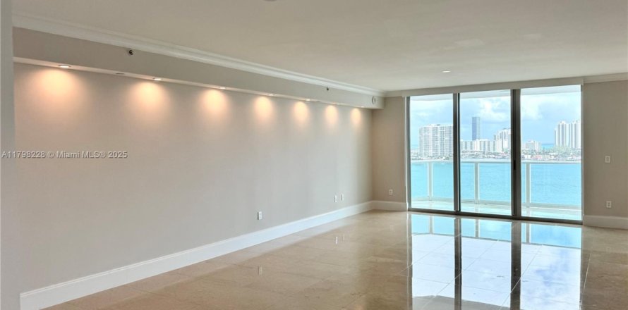 Condo in Aventura, Florida, 4 bedrooms № 1738409