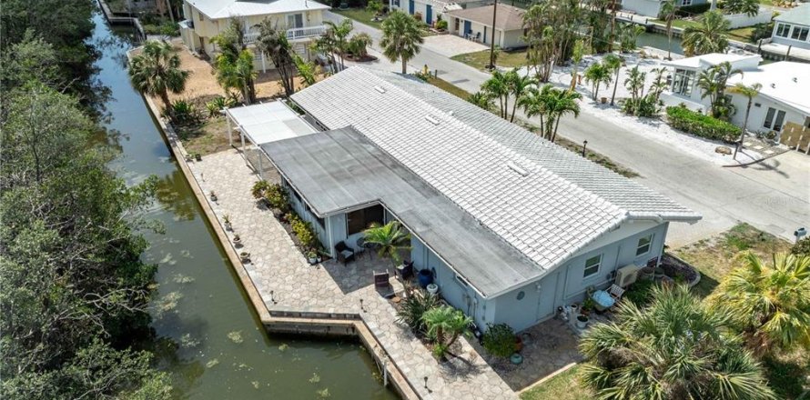Villa ou maison à Longboat Key, Floride 2 chambres, 115.94 m2 № 1612565