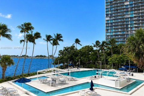 Copropriété à louer à Miami, Floride: 1 chambre, 86.4 m2 № 2331776 - photo 11