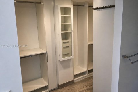 Copropriété à louer à Miami, Floride: 1 chambre, 86.4 m2 № 2331776 - photo 7