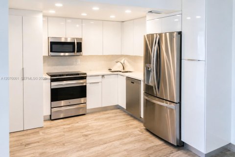 Copropriété à louer à Miami, Floride: 1 chambre, 86.4 m2 № 2331776 - photo 2