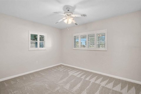 House in Port Charlotte, Florida 4 bedrooms, 179.77 sq.m. № 1746440 - photo 15
