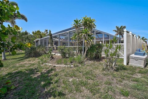 House in Port Charlotte, Florida 4 bedrooms, 179.77 sq.m. № 1746440 - photo 29