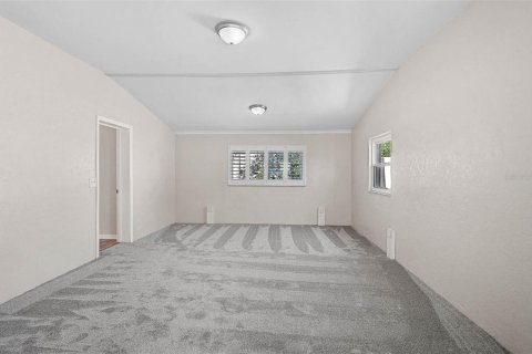 House in Port Charlotte, Florida 4 bedrooms, 179.77 sq.m. № 1746440 - photo 14