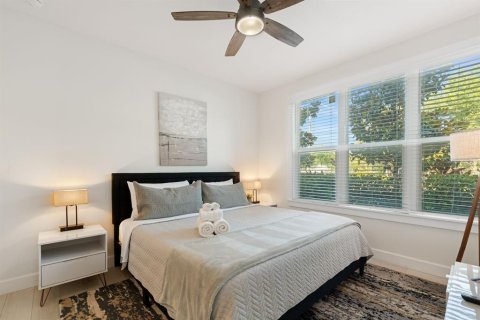 Townhouse in Tampa, Florida 3 bedrooms, 225.2 sq.m. № 1795953 - photo 7