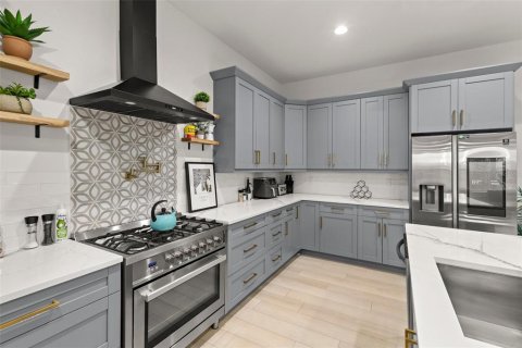 Townhouse in Tampa, Florida 3 bedrooms, 225.2 sq.m. № 1795953 - photo 18