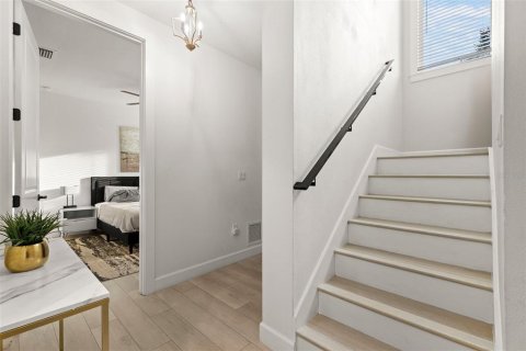 Townhouse in Tampa, Florida 3 bedrooms, 225.2 sq.m. № 1795953 - photo 6