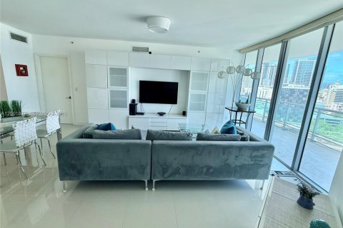 Condo in Miami, Florida, 3 bedrooms № 2153701 - photo 15