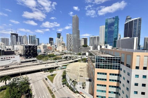 Condo in Miami, Florida, 3 bedrooms № 2153701 - photo 27