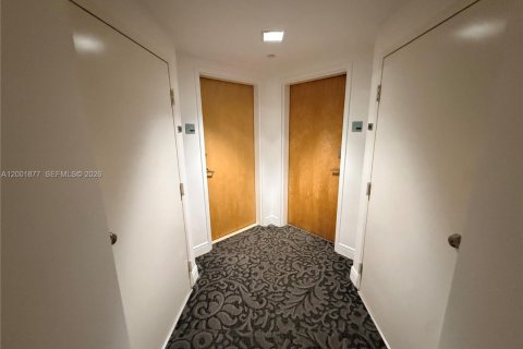 Condo in Miami, Florida, 3 bedrooms № 2153701 - photo 9