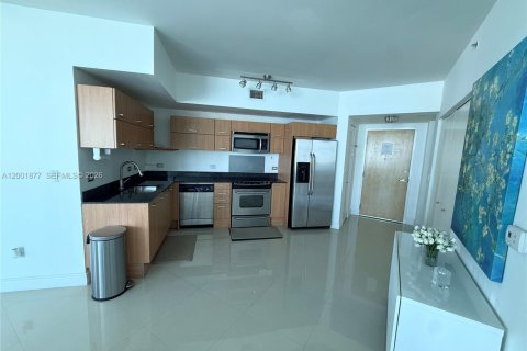 Condo in Miami, Florida, 3 bedrooms № 2153701 - photo 11