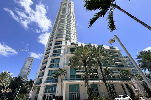 Condo in Miami, Florida, 3 bedrooms № 2153701 - photo 2