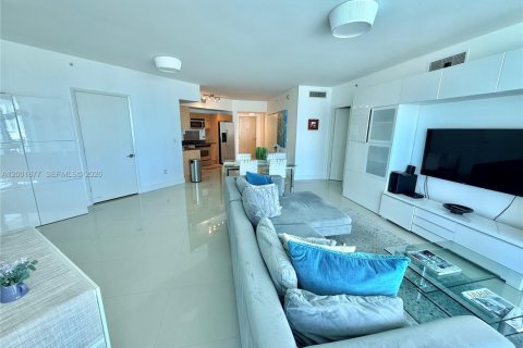 Condo in Miami, Florida, 3 bedrooms № 2153701 - photo 16