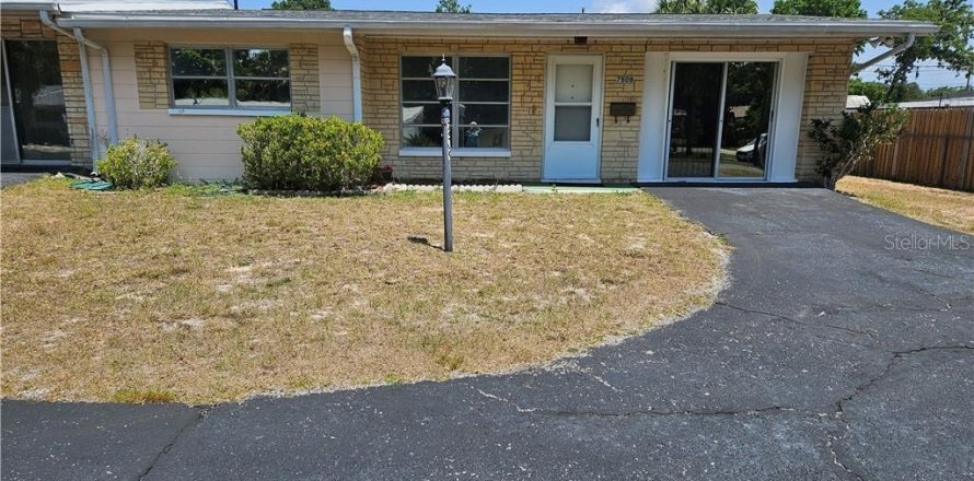 Condo in Crystal River, Florida, 2 bedrooms № 1192219