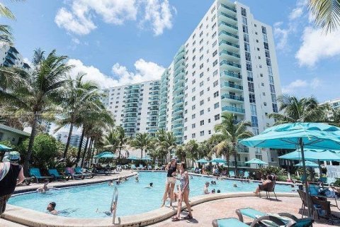 Condominio en venta en Hollywood, Florida, 1 dormitorio, 81.2 m2 № 1937623 - foto 21