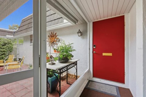 House in Sarasota, Florida 2 bedrooms, 143.07 sq.m. № 2400306 - photo 10