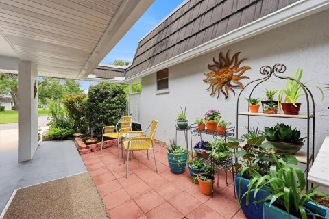 House in Sarasota, Florida 2 bedrooms, 143.07 sq.m. № 2400306 - photo 9
