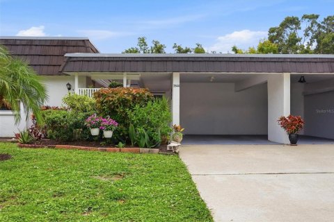 House in Sarasota, Florida 2 bedrooms, 143.07 sq.m. № 2400306 - photo 6