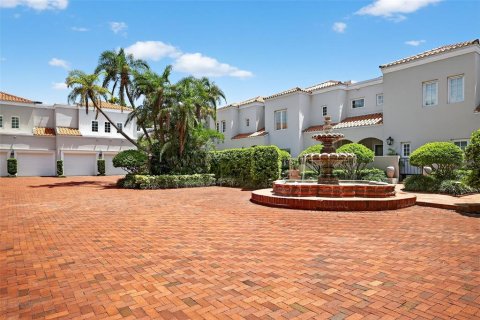Copropriété à vendre à Tampa, Floride: 3 chambres, 248.51 m2 № 1831757 - photo 1