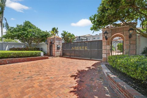 Copropriété à vendre à Tampa, Floride: 3 chambres, 248.51 m2 № 1831757 - photo 2