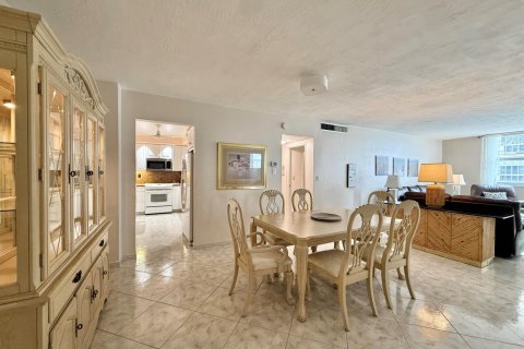 Condo in Fort Lauderdale, Florida, 2 bedrooms  № 2082938 - photo 30